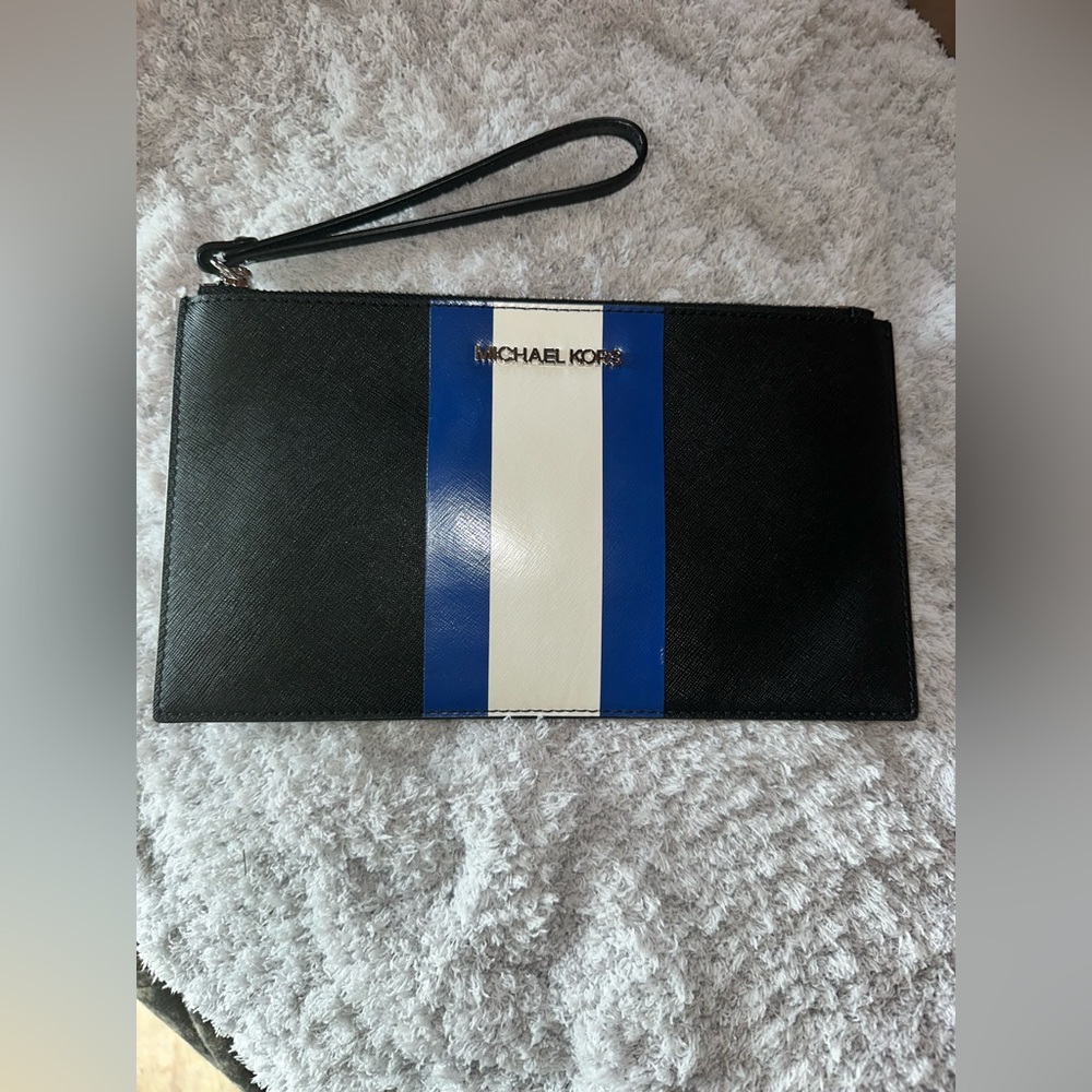 NWOT MICHAEL Kors Women's Blue Black and White Large Wristlet